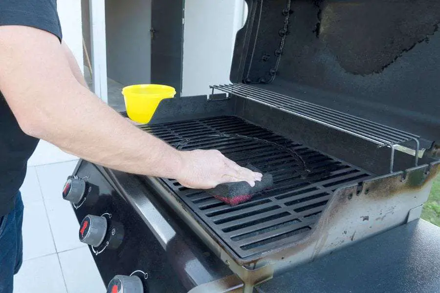 7 Great Ways to Clean Grill Grates (Without a Brush)