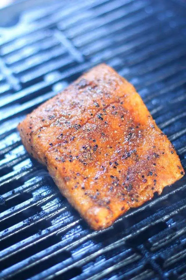 A photo tutorial on how to grill salmon with the skin on ...
