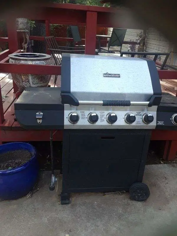 A propane tank BBQ Grill for Sale in Fort Worth, TX