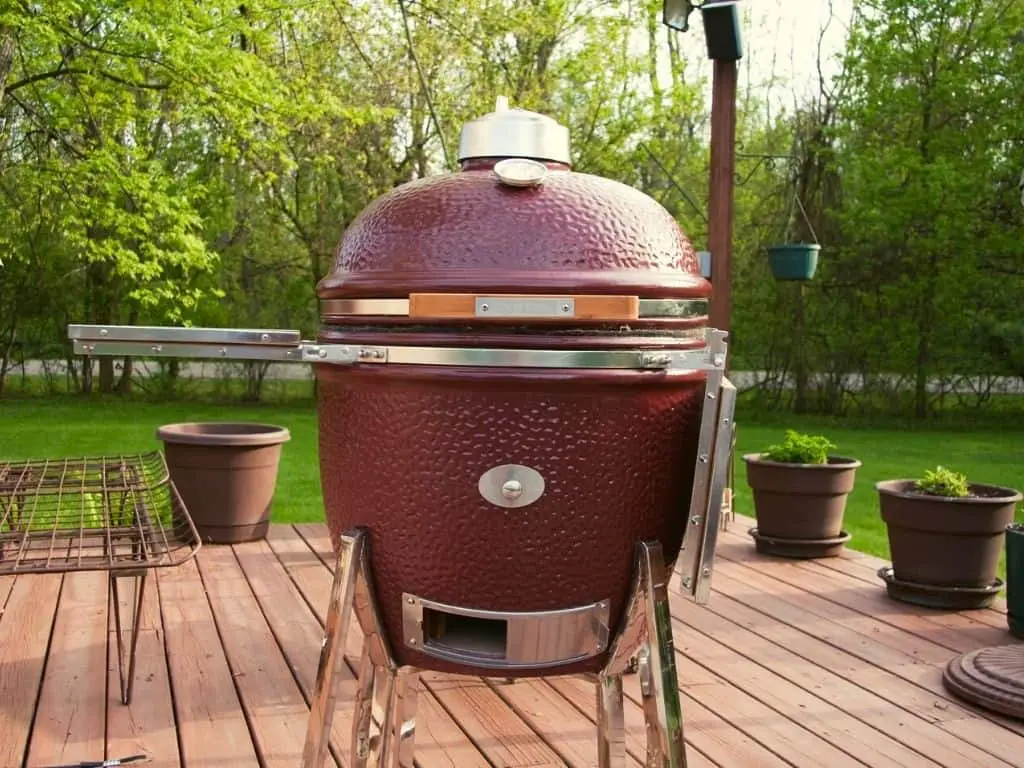 Best Kamado Grills and Smokers in 2021 [Ceramic and Metal]