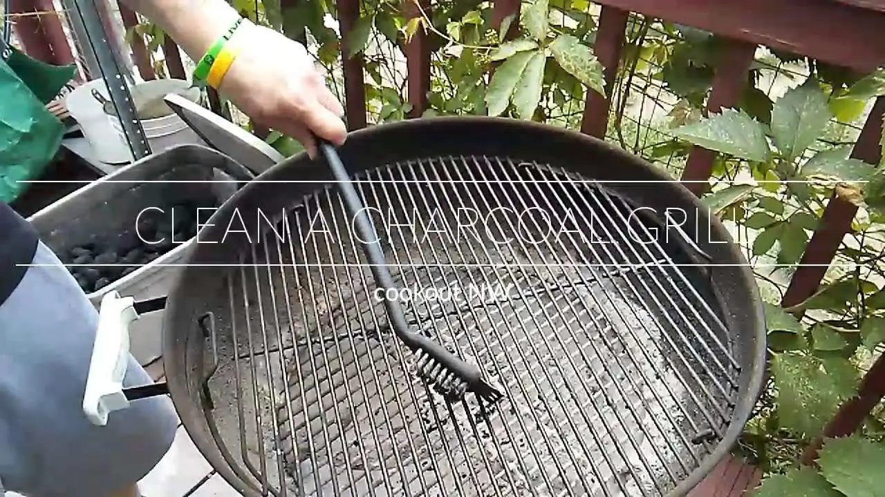 Cleaning WEBER charcoal grill