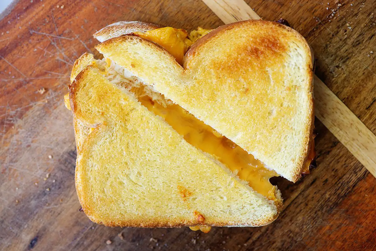 Crispy Grilled Cheese in the Air Fryer