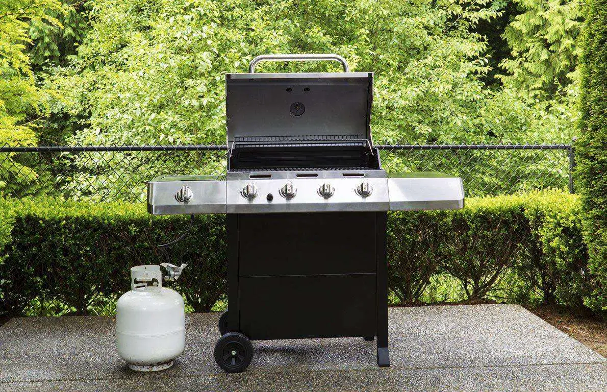Dry Your Grill from How to Clean Your Outdoor Grill in 8 ...
