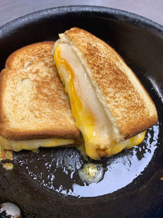 grilled cheese anyone? : FoodPorn