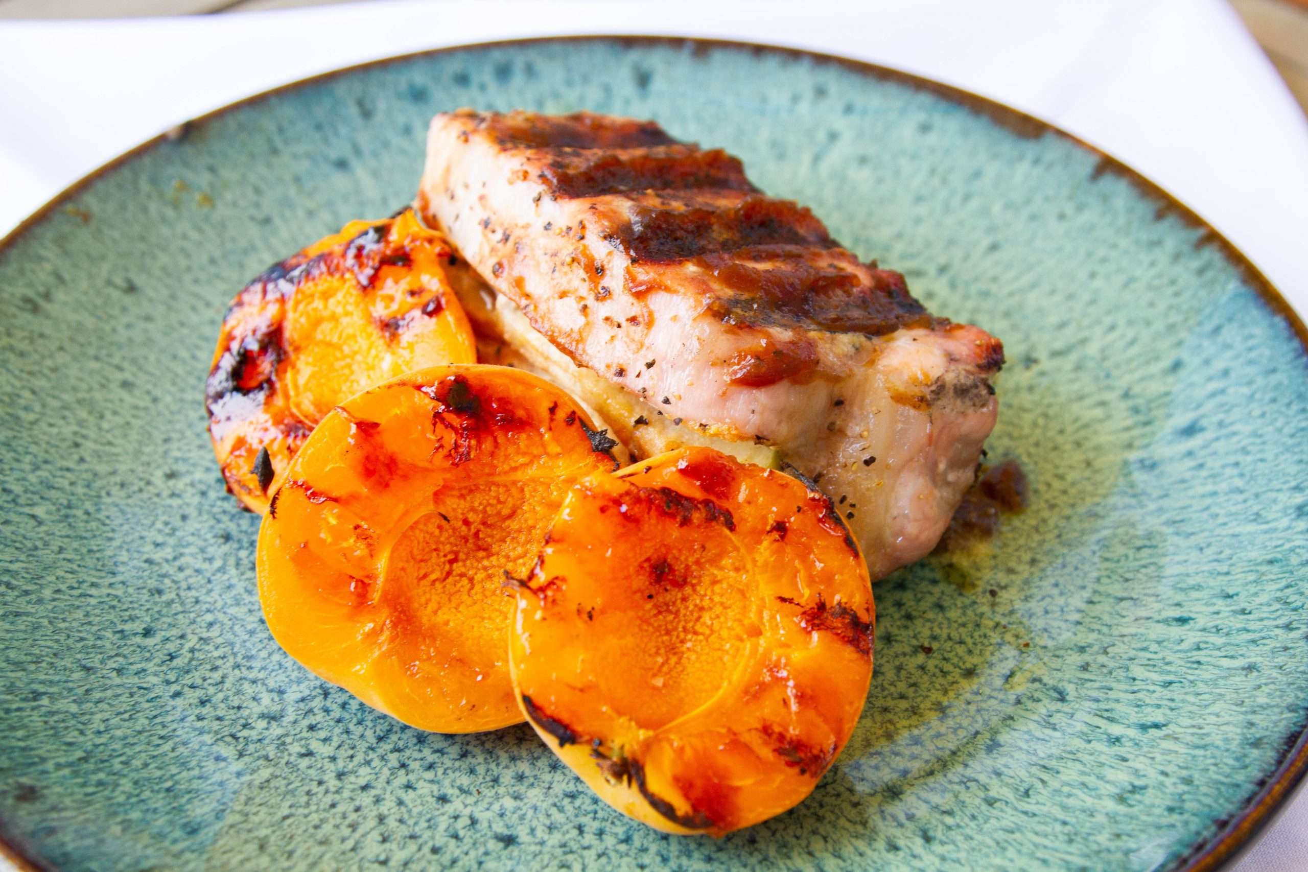 Grilled pork chops: temperatures and a recipe