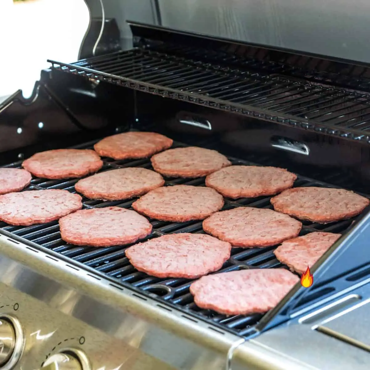 How long should you grill Frozen Burgers + how to do it!