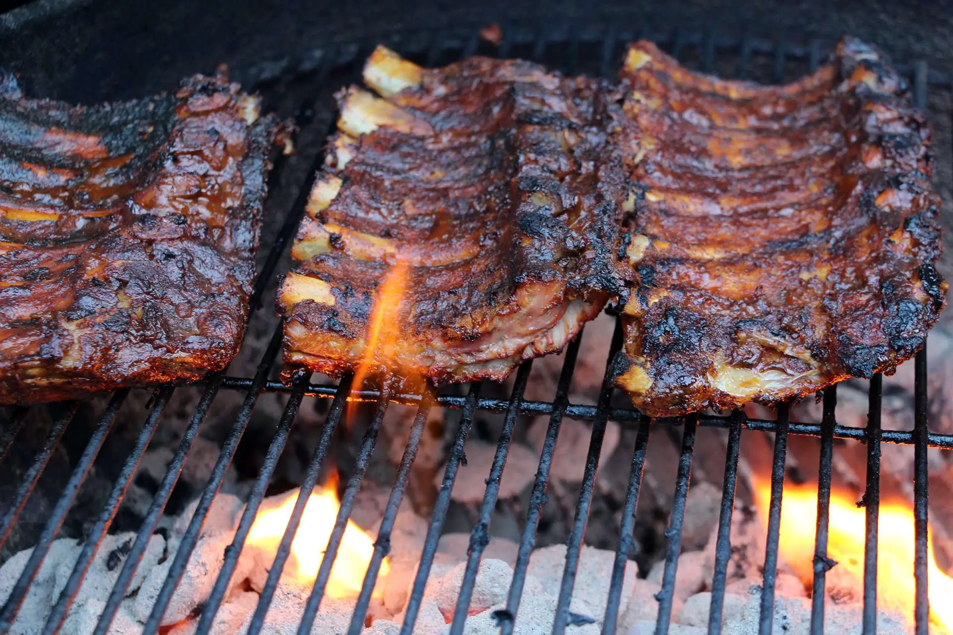 how long to cook a rack of ribs on the grill