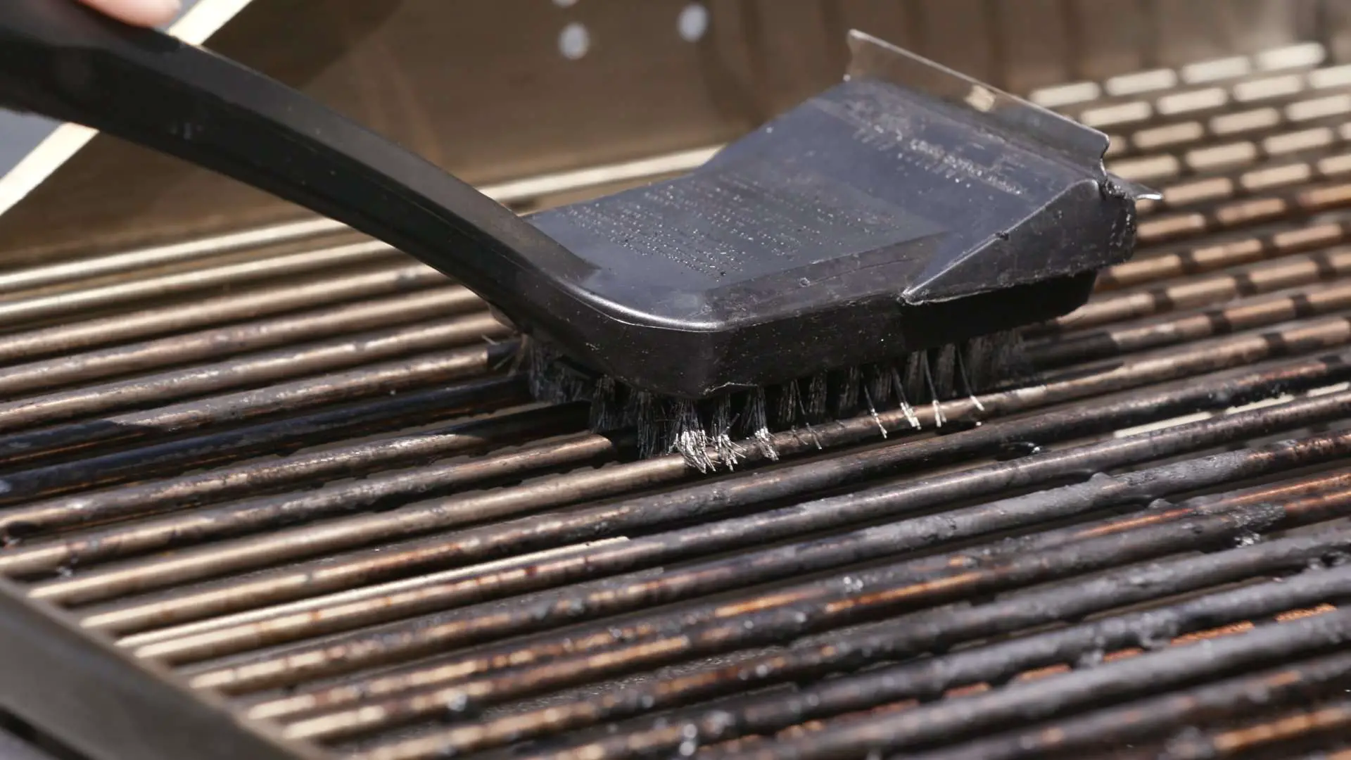 How to Clean a Stainless Steel Grill