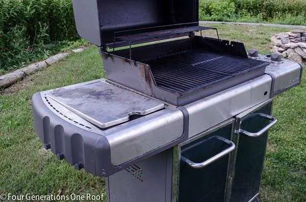 How to clean a stainless steel grill