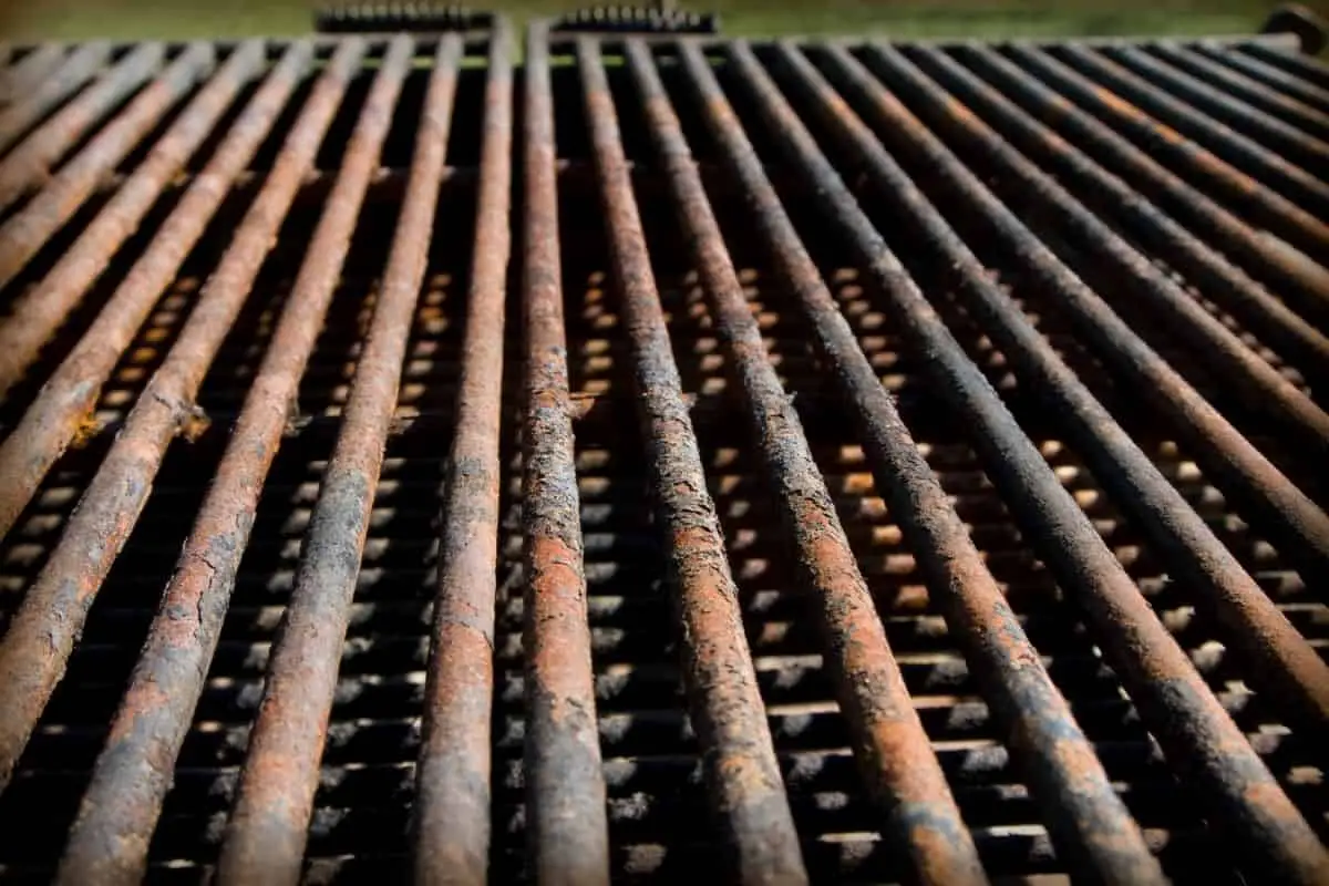 How To Clean Rusty Grill Grates (and prevent them!)