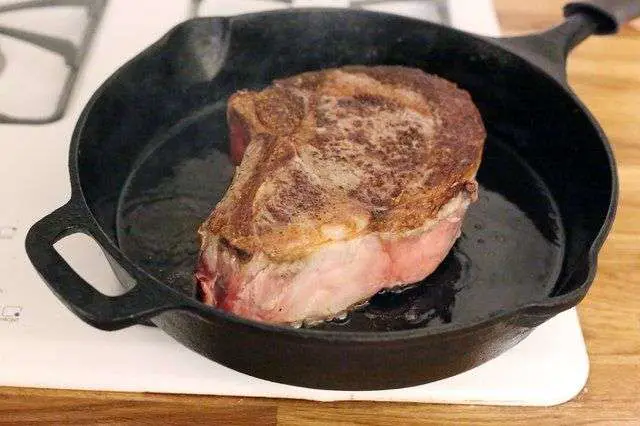 How to Cook a Single Prime Rib Steak in the Oven ...