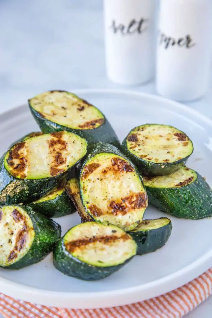 How To Cut Zucchini To Grill : First, take a zucchini and ...