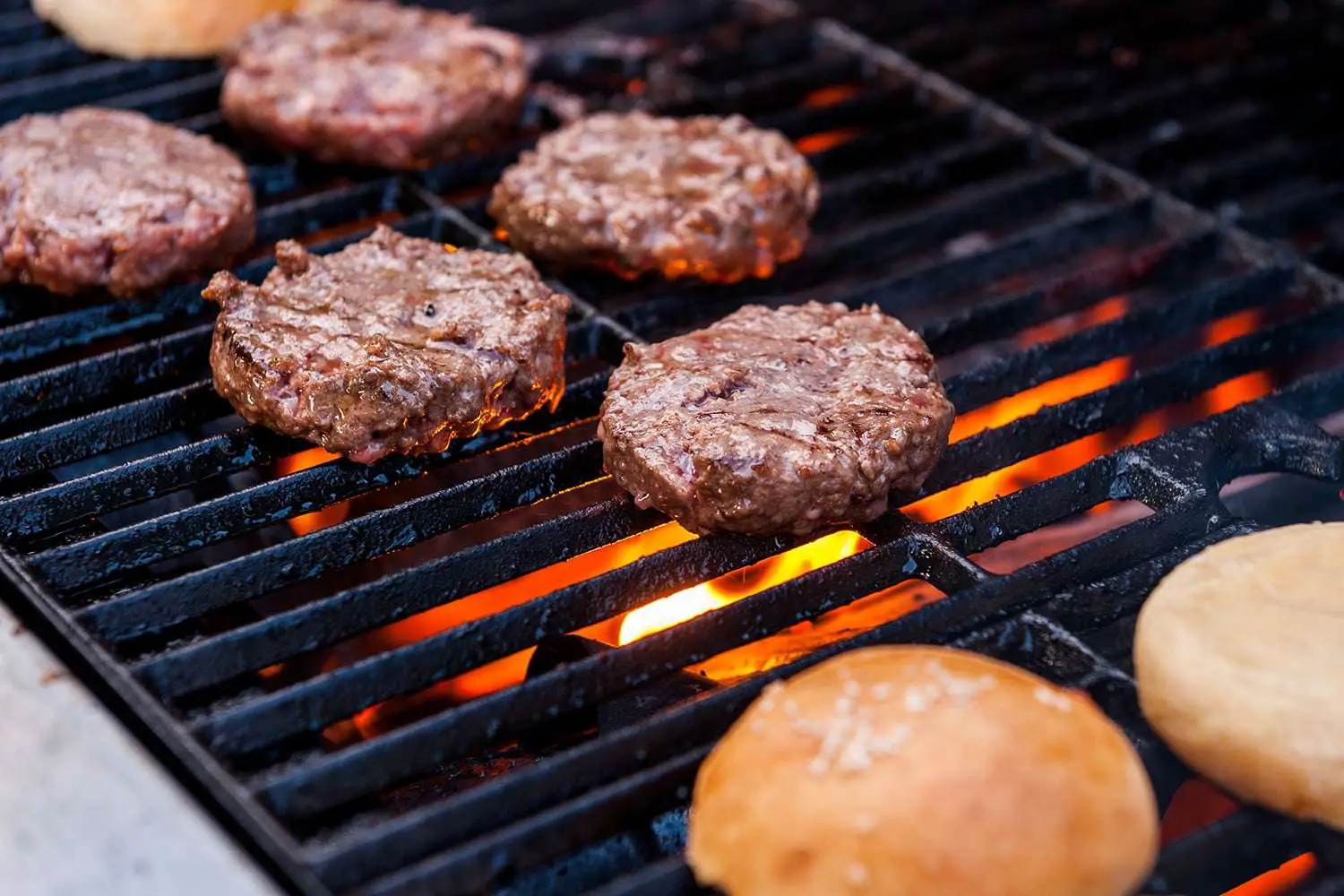 How to Grill a Burger The Right Way Every Time