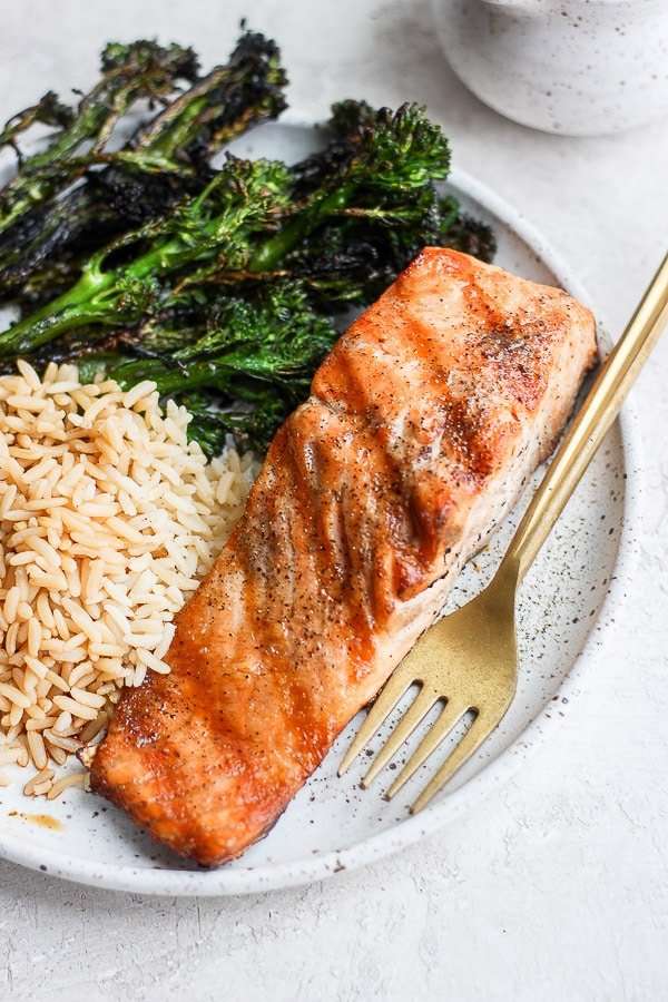 How to Grill Salmon (with skin + without skin)