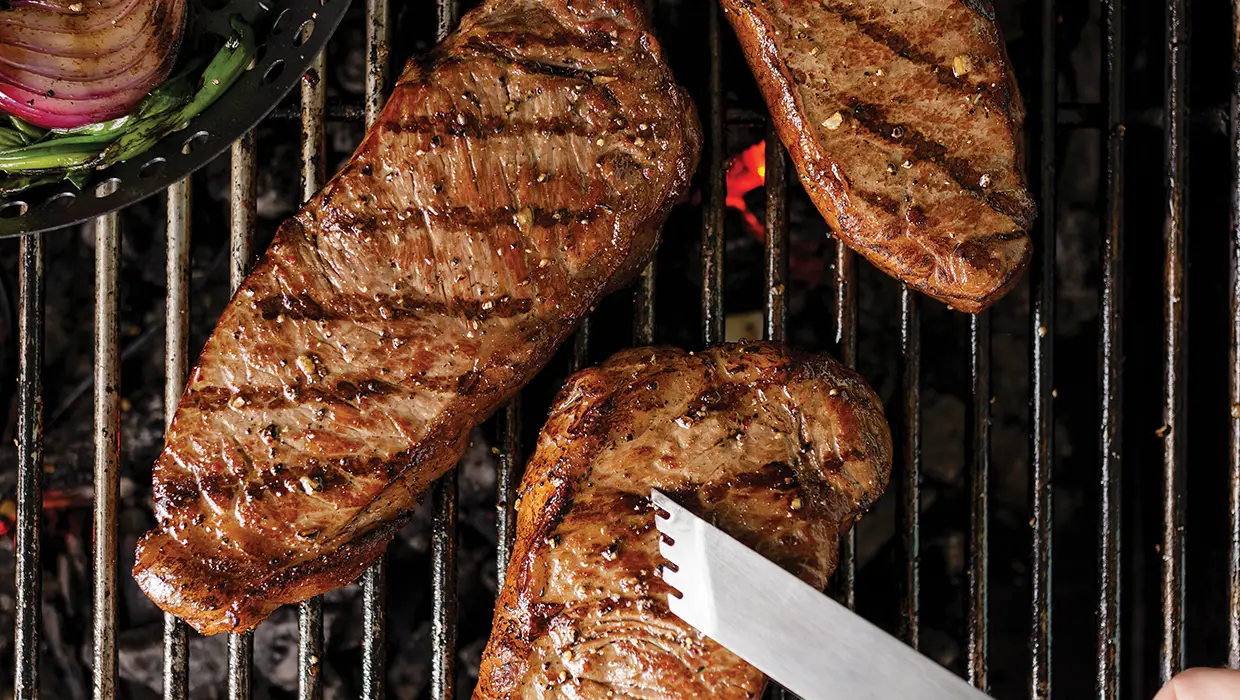 How to Grill Steaks Perfectly For Beginners  Omaha ...