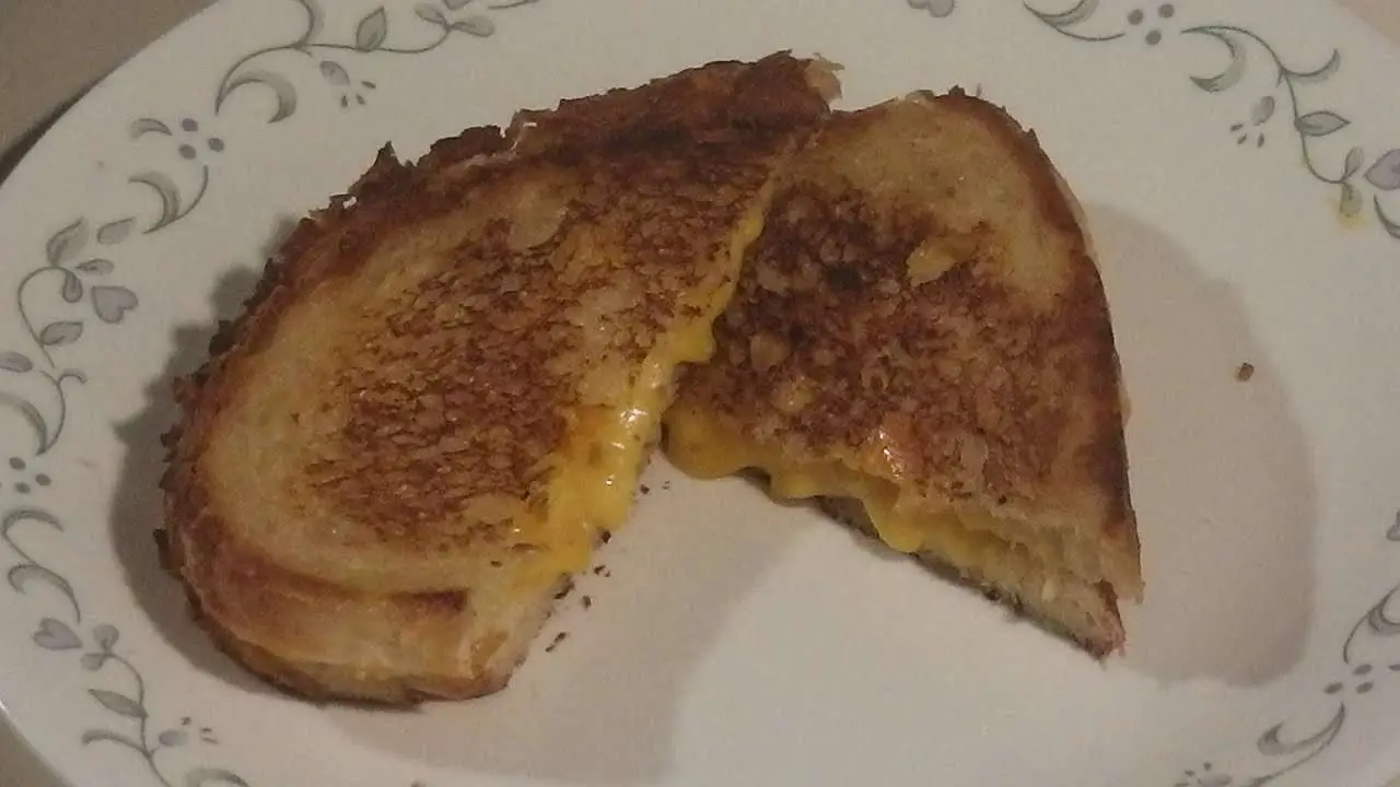 How To Make An Awesome Grilled Cheese Sandwich