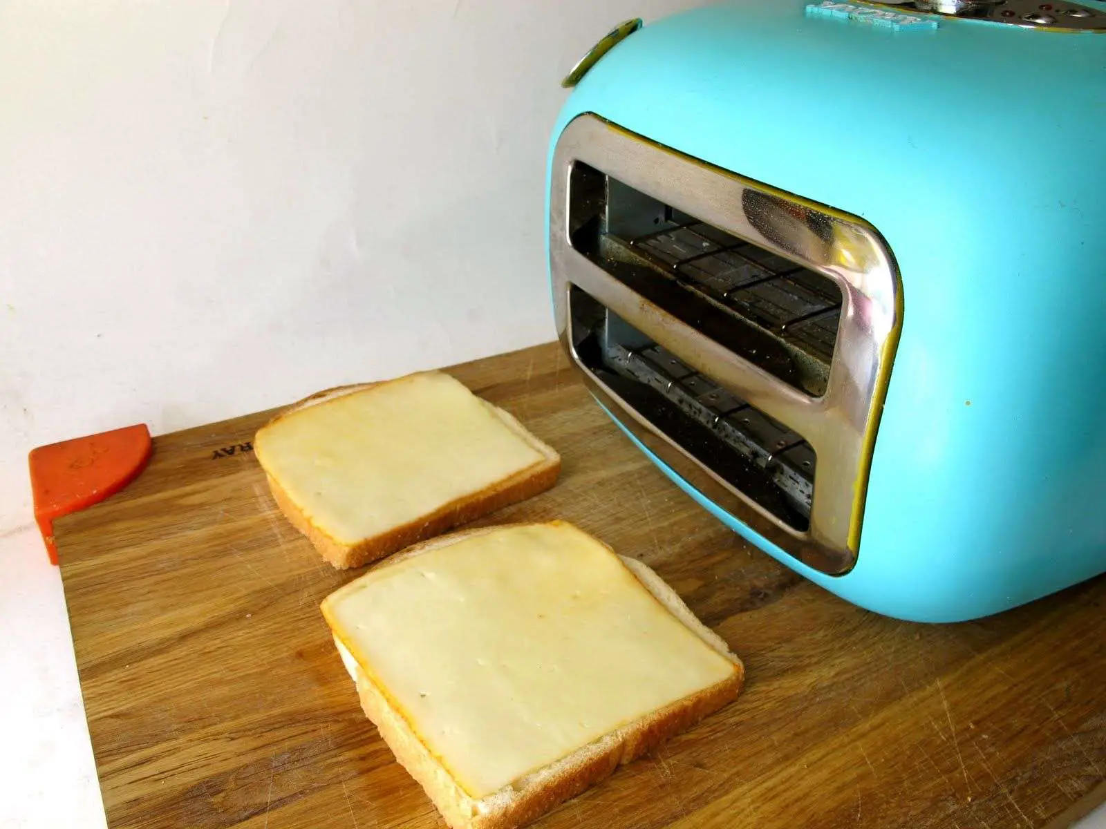 How to Make Grilled Cheese in a Toaster