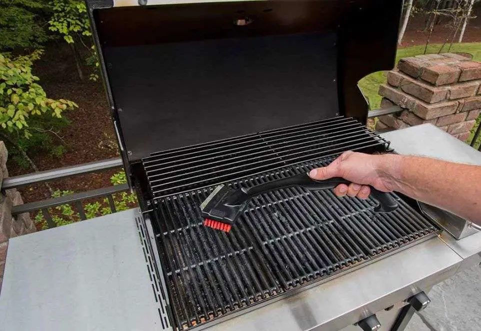 How To Oil Your Grill Grates