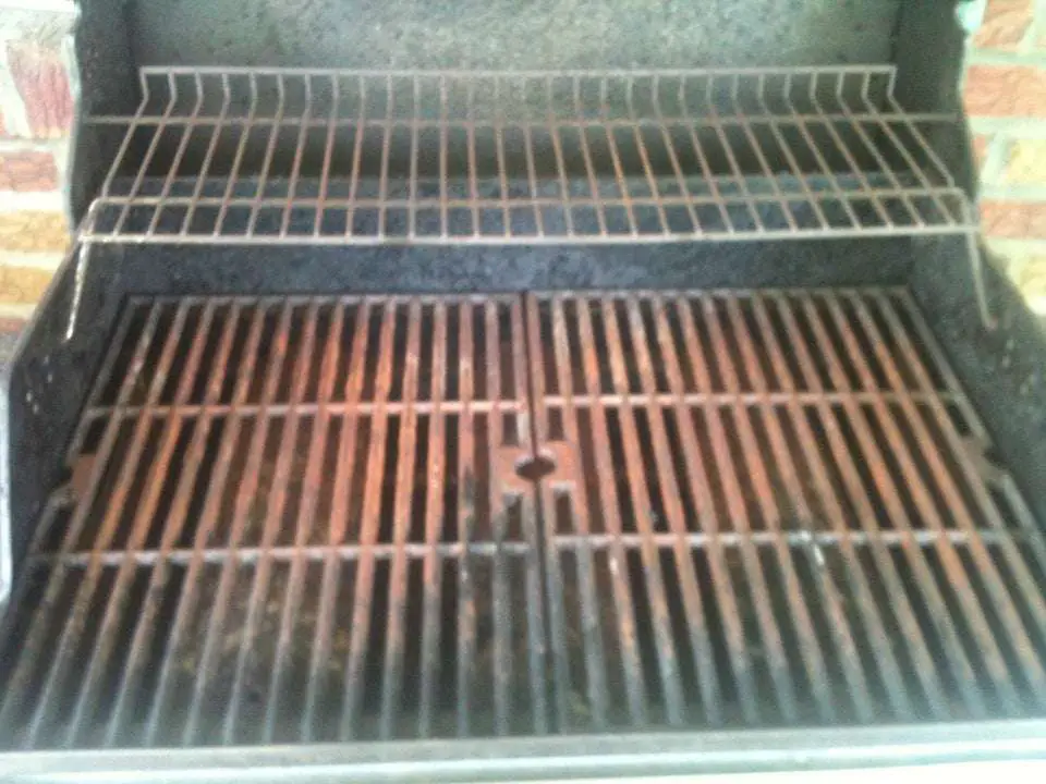 Is my grill grate rusty or does it just need a good ...