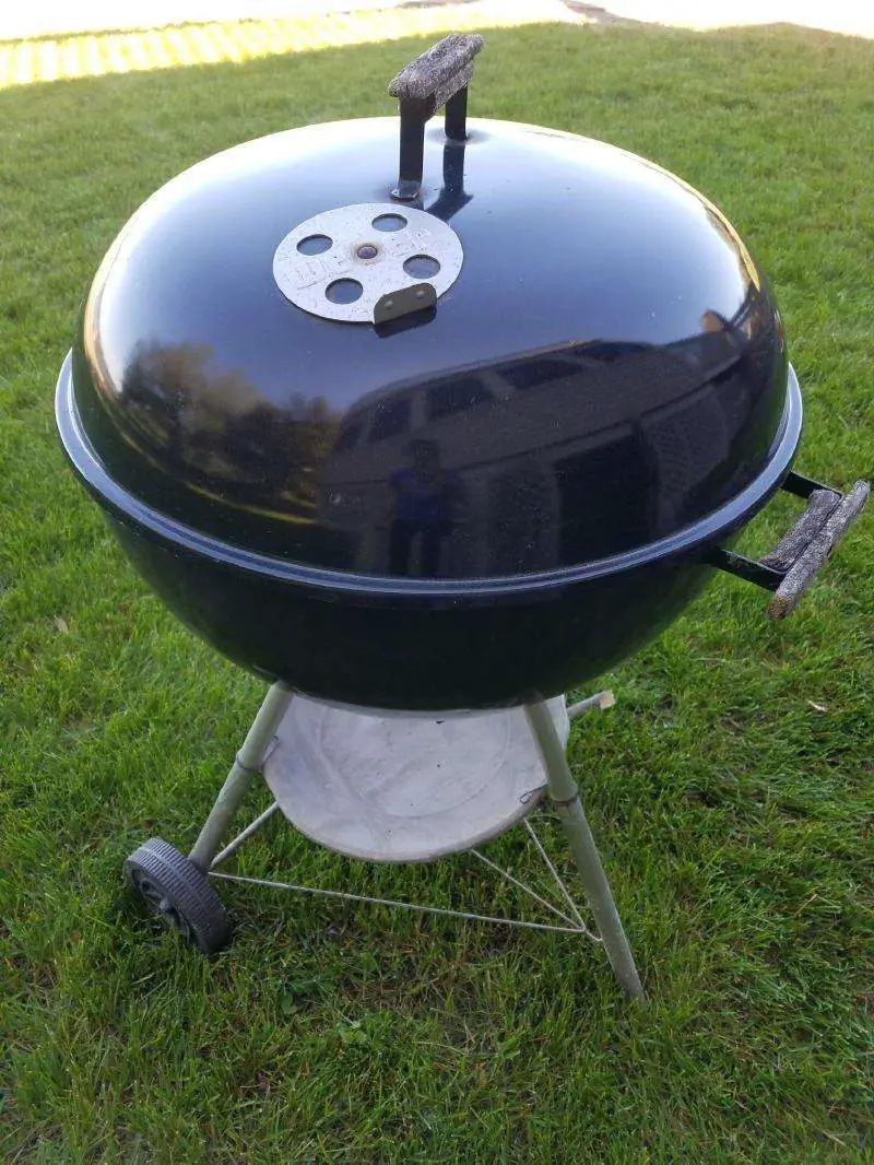 Large Weber 22" Black Kettle grill