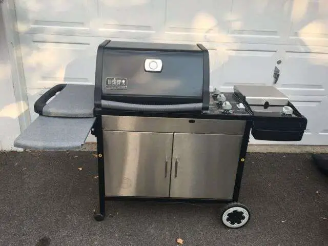 New Weber Genisis Natural Gas Grill