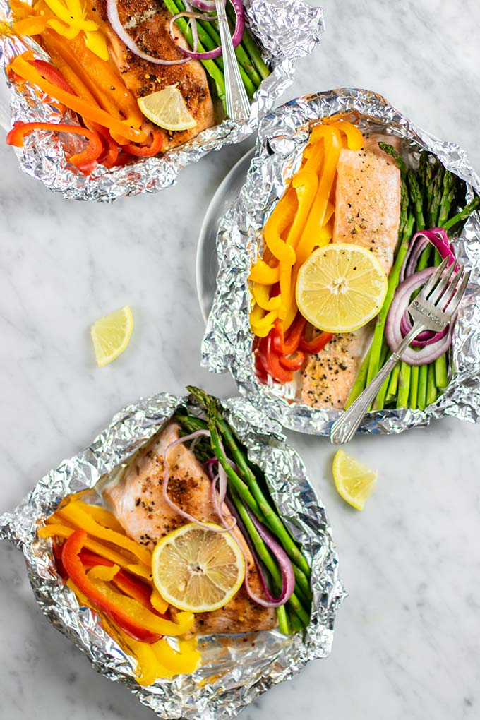 Oven Baked Salmon / This easy baked salmon in foil packets ...