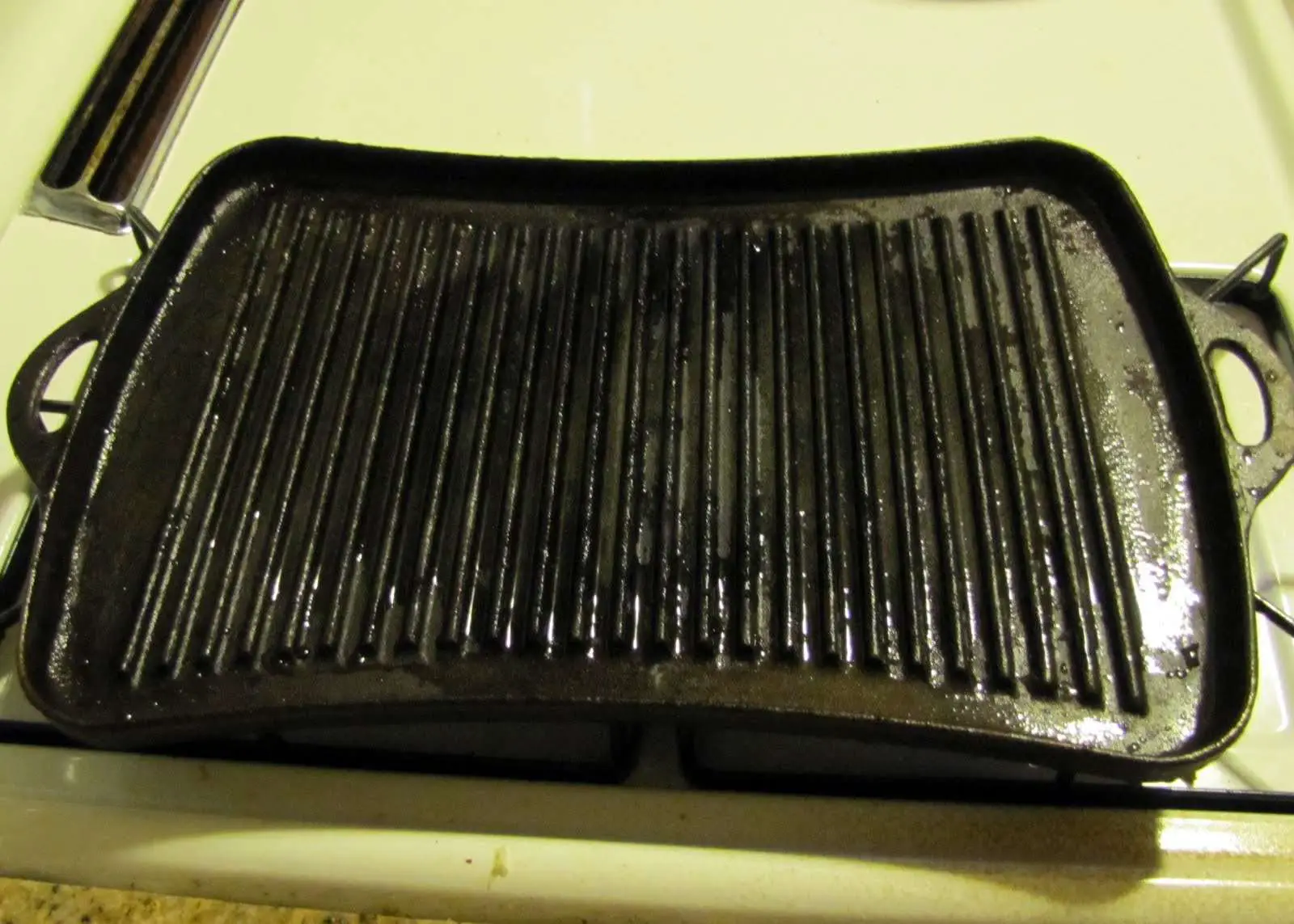 Smells Like Food in Here: Cast Iron Grill Pan, A Cleaning ...