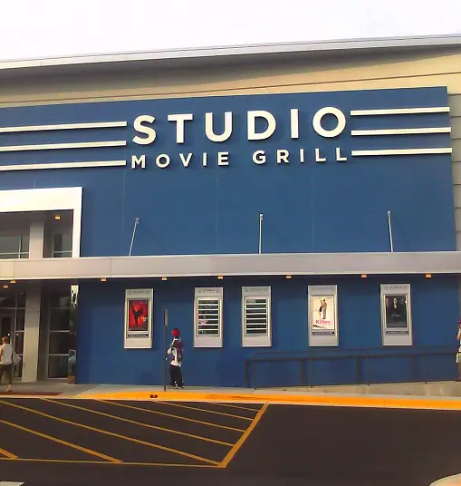 Studio Movie Grill: Dinner and a Movie in North Fulton