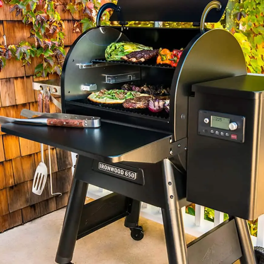 Traeger Ironwood 650 Wifi Pellet Grill and Smoker in Black