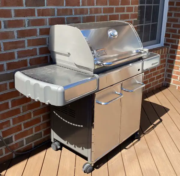 Weber Gas Grill Stainless with natural gas hookup for Sale in Mount ...
