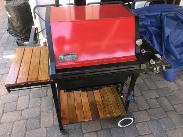 Weber Genesis gas barbecue grill. Model number 8006. Up ...