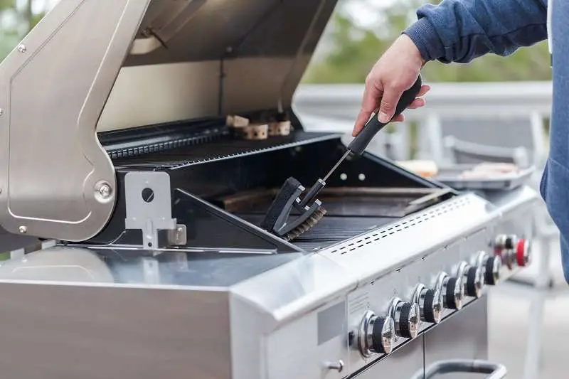 What is the Best Way to Clean Gas Grill Grates ...